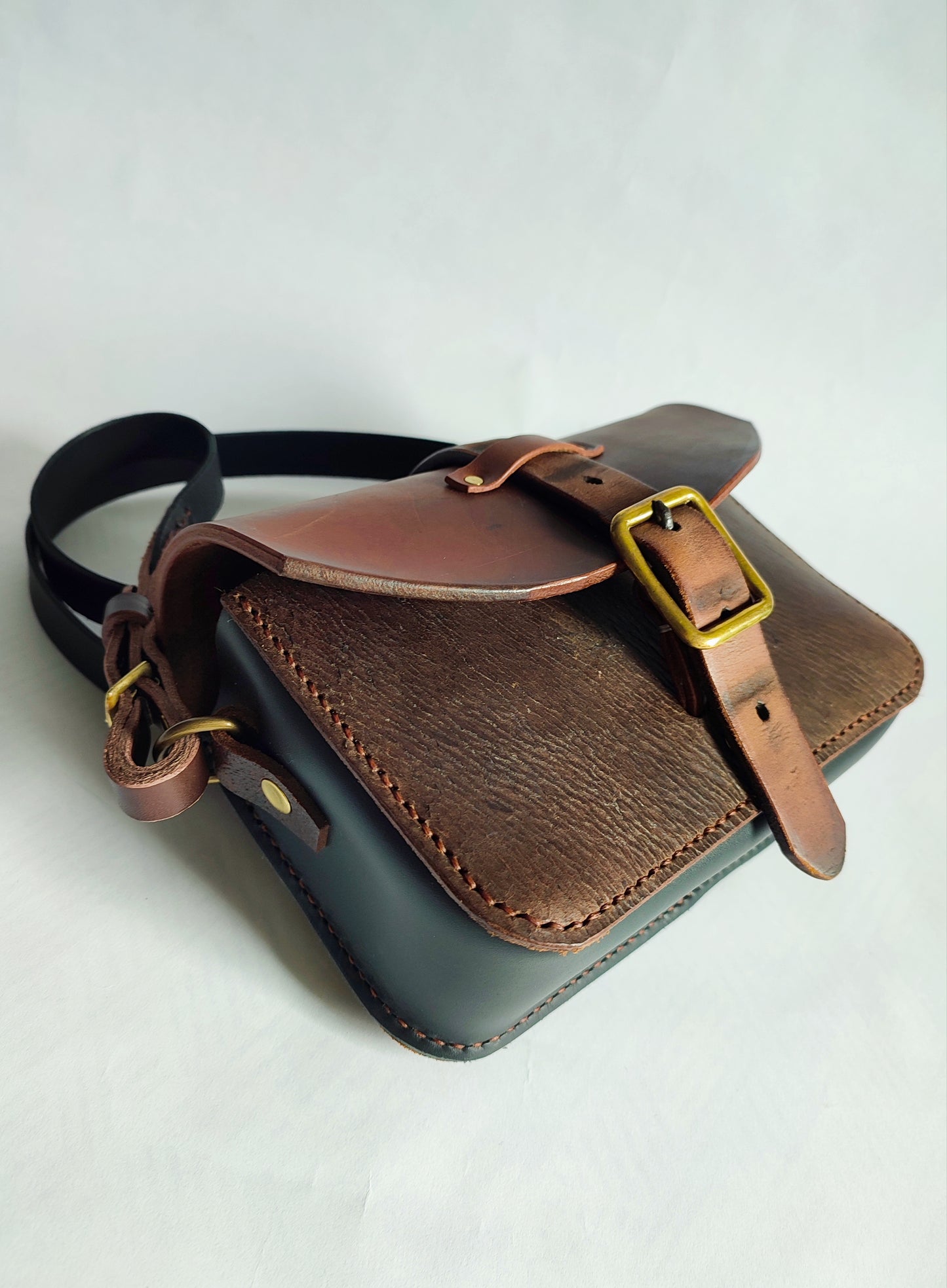 Sac besace marron - Cuir de selle d'équitation recyclé