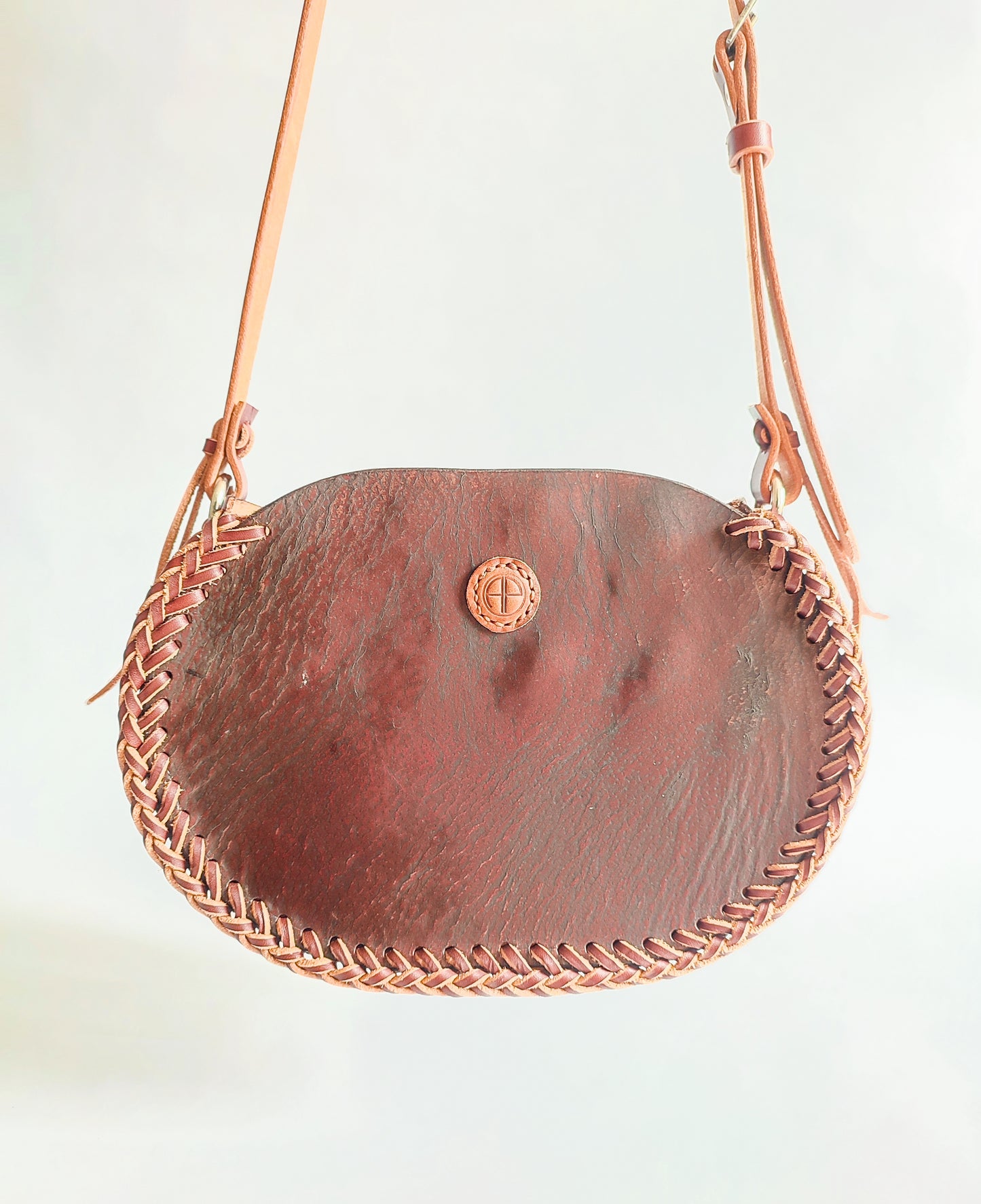 Le sac Oval tressé - Sacoche bandoulière fourre-tout - Cuir de selle recyclée