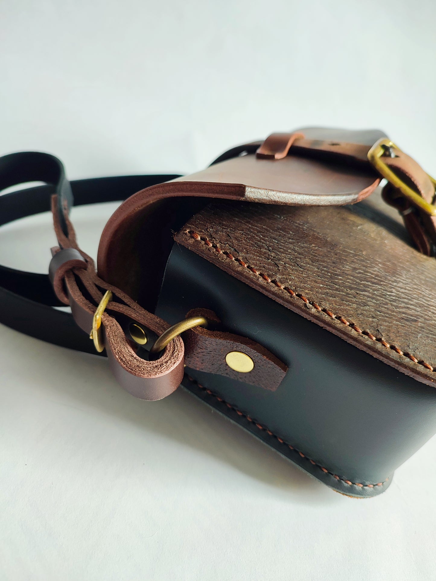 Sac besace marron - Cuir de selle d'équitation recyclé